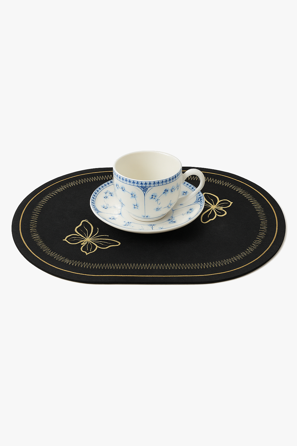 Classic style embroidered linen placemat set