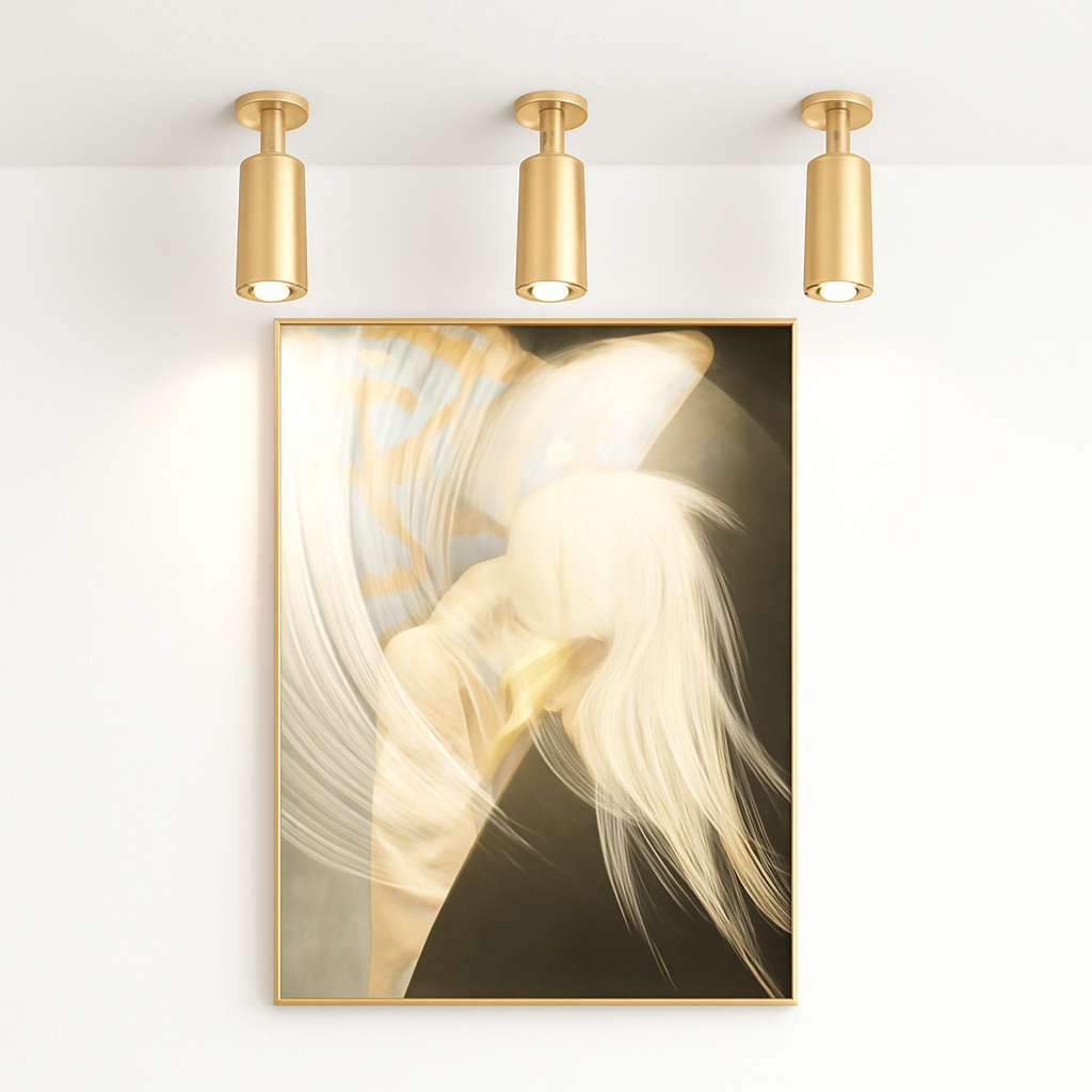 Gold aluminium LED spotlight for modern indoor lighting - vue 4 sur 6
