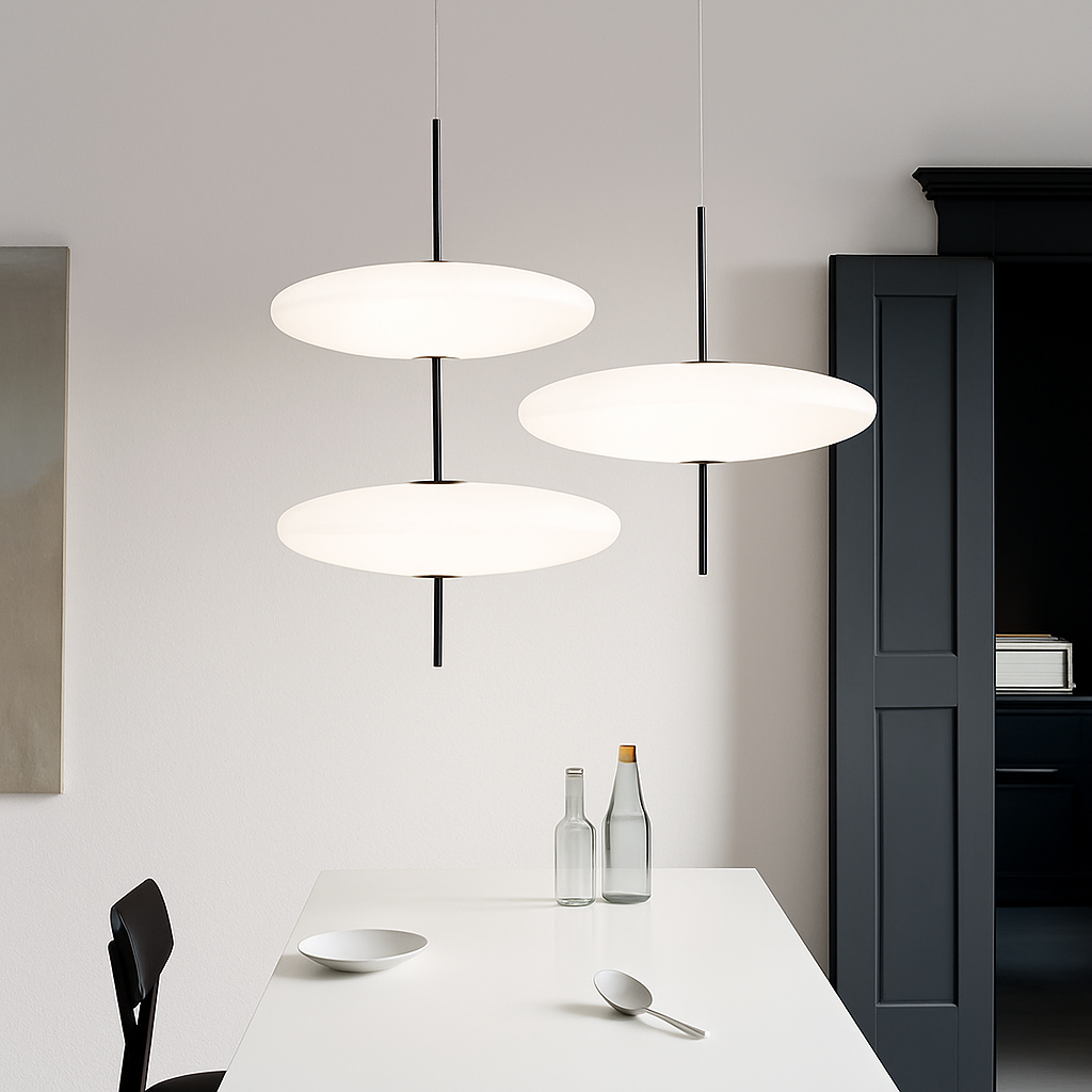 Modern pendant light with flying saucer design - vue 4 sur 10