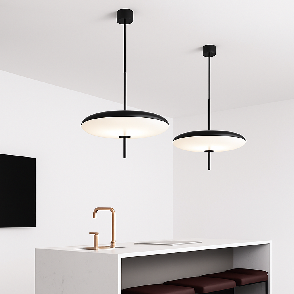 Modern pendant light with flying saucer design - vue 5 sur 10