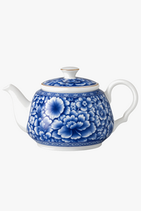 Chinese porcelain teapot with traditional motif, portable, handmade
