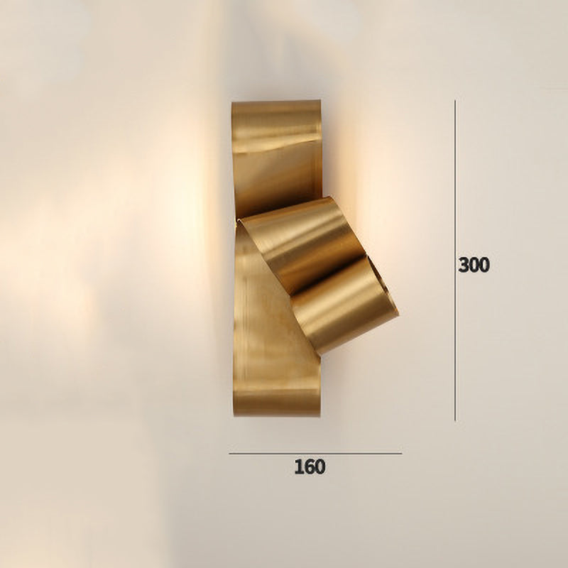Modern gold knot-shaped wall light Ilba
