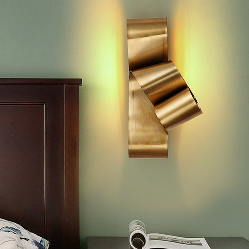 Modern gold knot-shaped wall light Ilba - vue 4 sur 9
