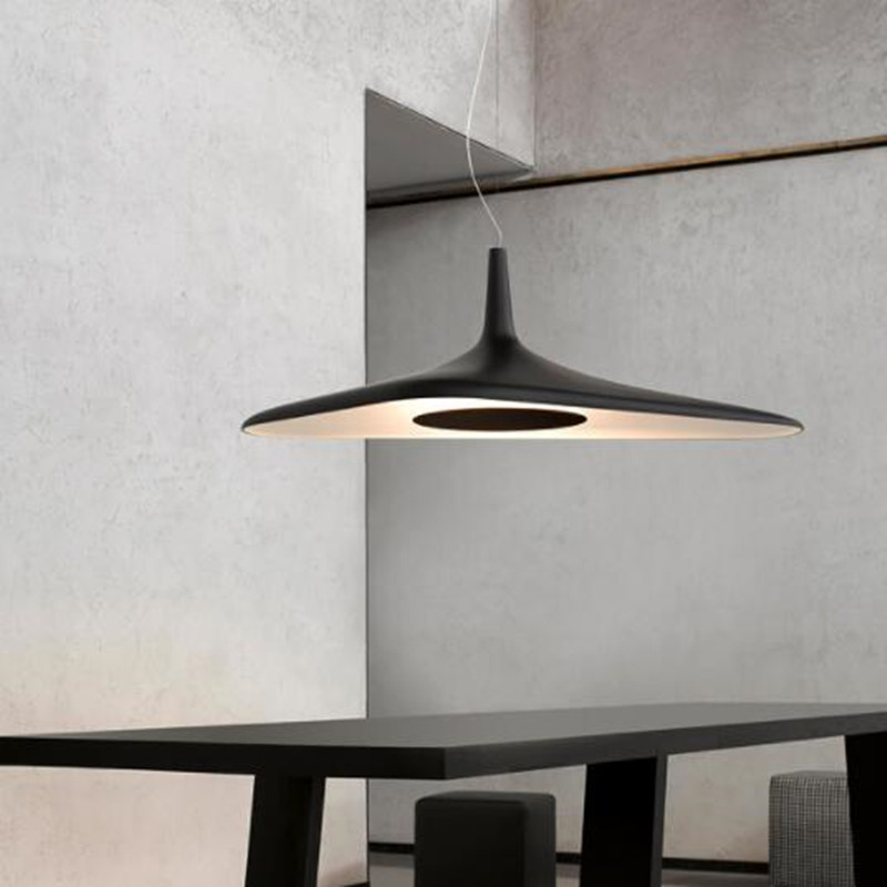 Minimalist designer pendant light with asymmetric Poe shape - vue 3 sur 13