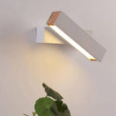 Adjustable square LED wall light with aluminium rectangles