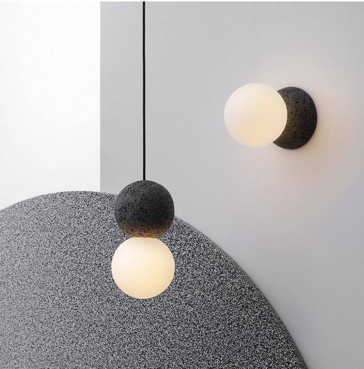 Designer wall light with cement and glass globe - vue 3 sur 4