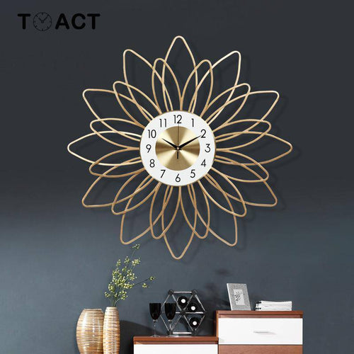 Flower-shaped wall clock in gold metal 54cm Extra - vue 3 sur 5