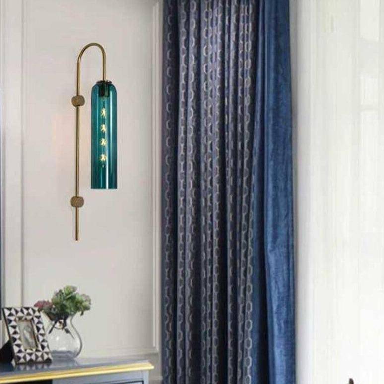 Designer LED wall light with elongated shade in colored glass and metal - vue 4 sur 9