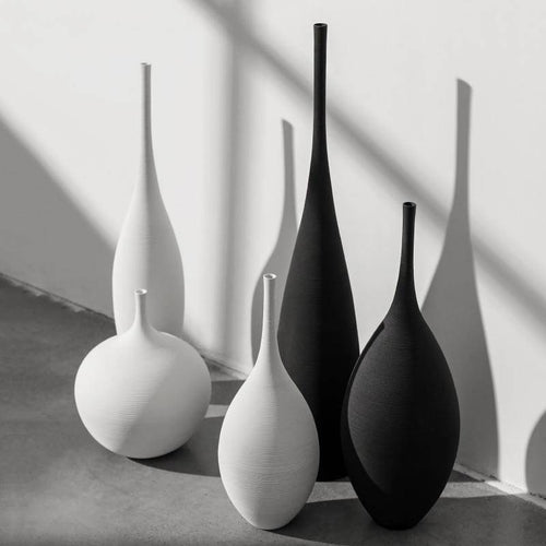 Zen minimalist style ceramic design vase - vue 3 sur 11