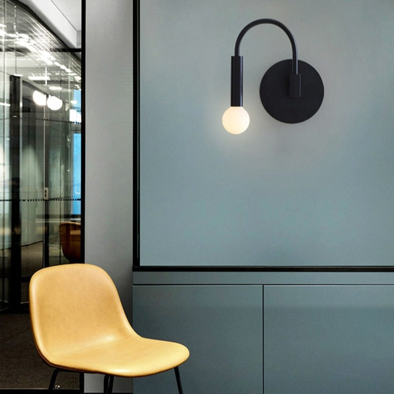 Modern metallic arc LED wall light Iraide - vue 3 sur 9