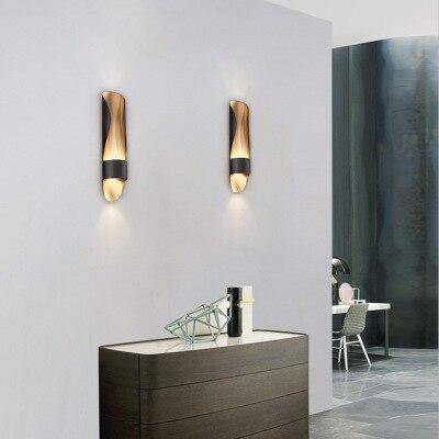 Modern black and gold metal LED wall light - vue 5 sur 7