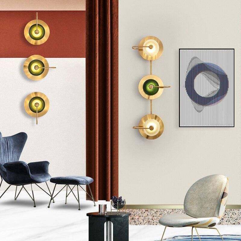 Design LED wall light with gold metal disc - vue 5 sur 6