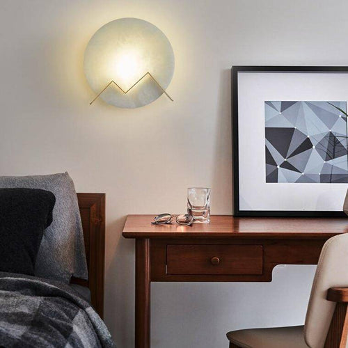 Modern LED wall light with marble circle and gold metal - vue 3 sur 5