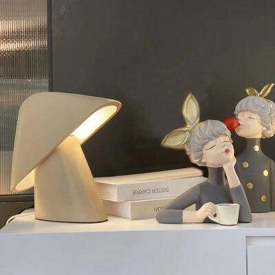 Designer LED table lamp with colorful triangular lampshade Luxury - vue 5 sur 8