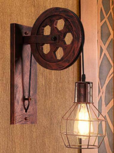 Rustic pulley wall light with industrial cage - vue 3 sur 5