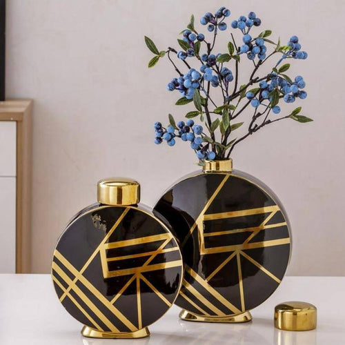 Black designer vase with abstract golden geometric patterns Luxury - vue 3 sur 9