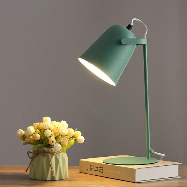 Modern desk lamp with colorful cylindrical lampshade Ullysa