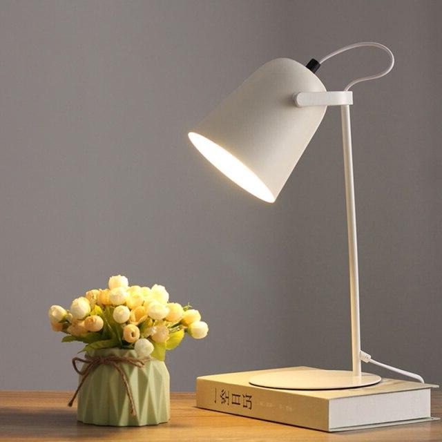 Modern desk lamp with colorful cylindrical lampshade Ullysa