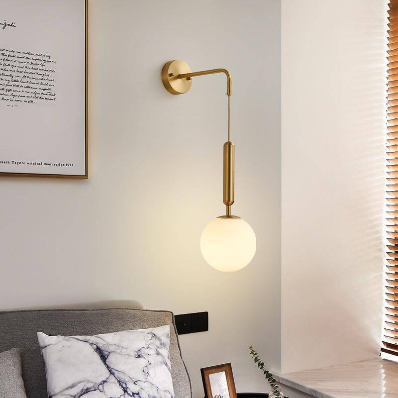 Gold design LED wall light with glass globe Shadow - vue 3 sur 4