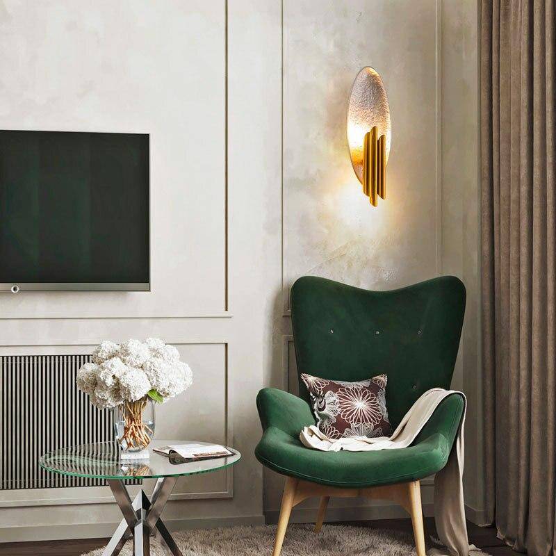 Designer LED wall light with metal tile and gold tube - vue 4 sur 8