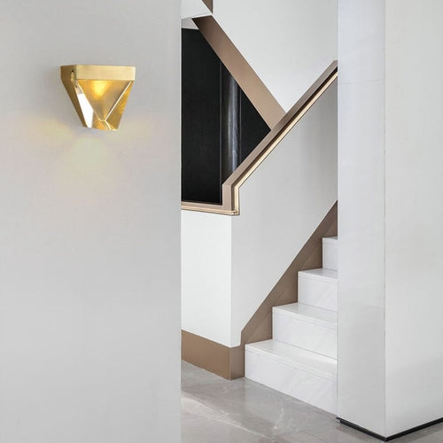 Modern pyramid-shaped luxury wall light jarrett - vue 6 sur 7
