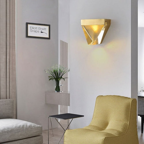 Modern pyramid-shaped luxury wall light jarrett - vue 4 sur 7