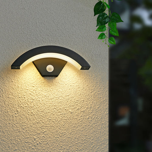Aliénor modern LED wall light moisture resistant - vue 6 sur 17