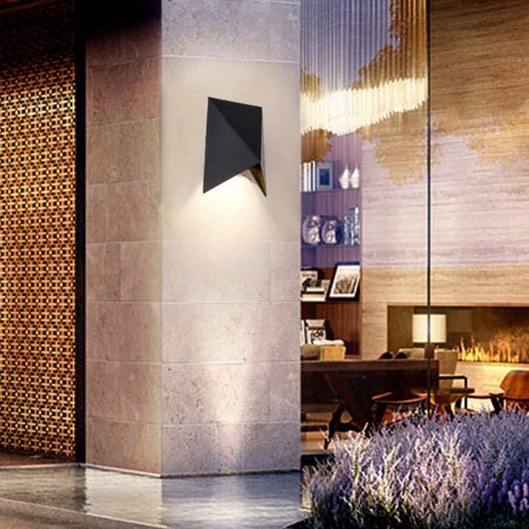 Aliénor modern LED wall light moisture resistant - vue 7 sur 17