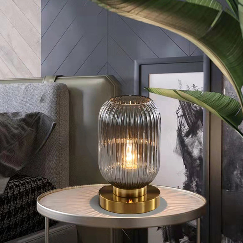 Cylindrical table lamp in coloured glass with gold base Quinn - vue 3 sur 13