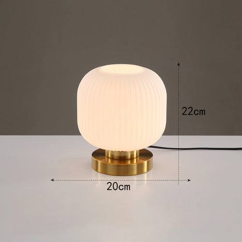 Cylindrical table lamp in coloured glass with gold base Quinn - vue 7 sur 13