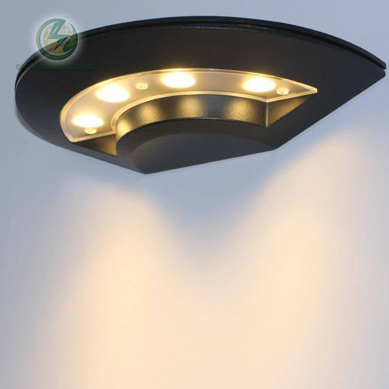 Black half-circle outdoor LED wall light - vue 2 sur 3