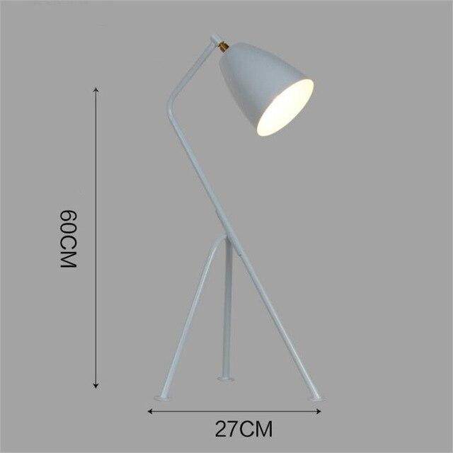 Trigeminal three-legged designer desk lamp