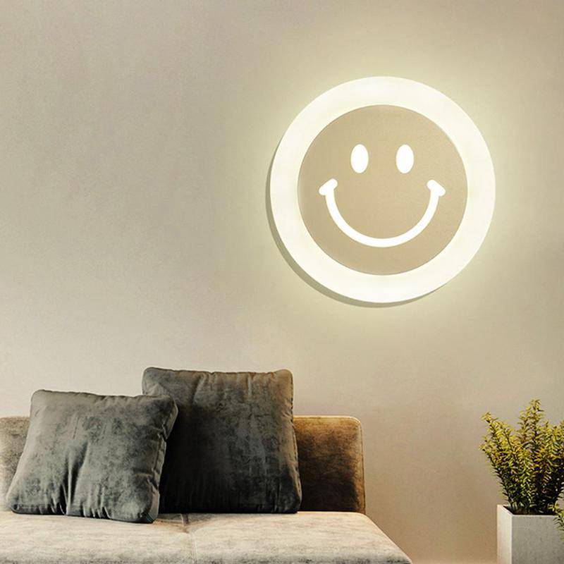 Modern LED smiley wall light - vue 2 sur 4