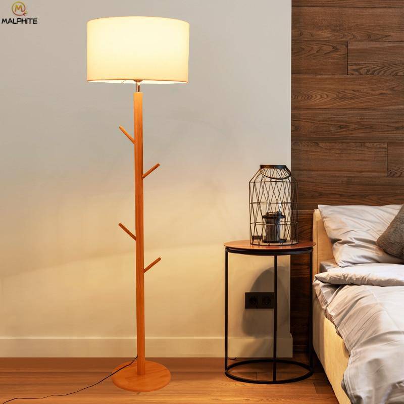 Floor lamp with fabric lampshade and wooden branch-style base - vue 2 sur 6
