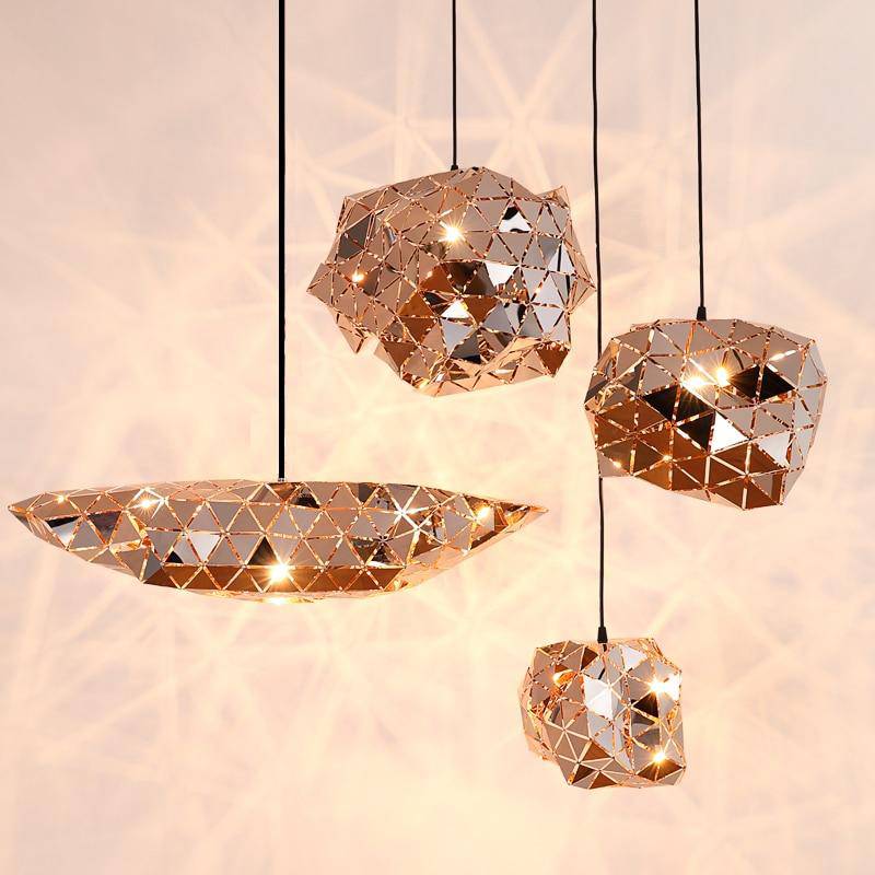 Designer pendant light with multiple small triangle shapes sparks - vue 9 sur 10
